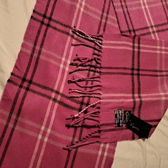 Cejon women's pink plaid scarf NEW - Picture 2 of 5
